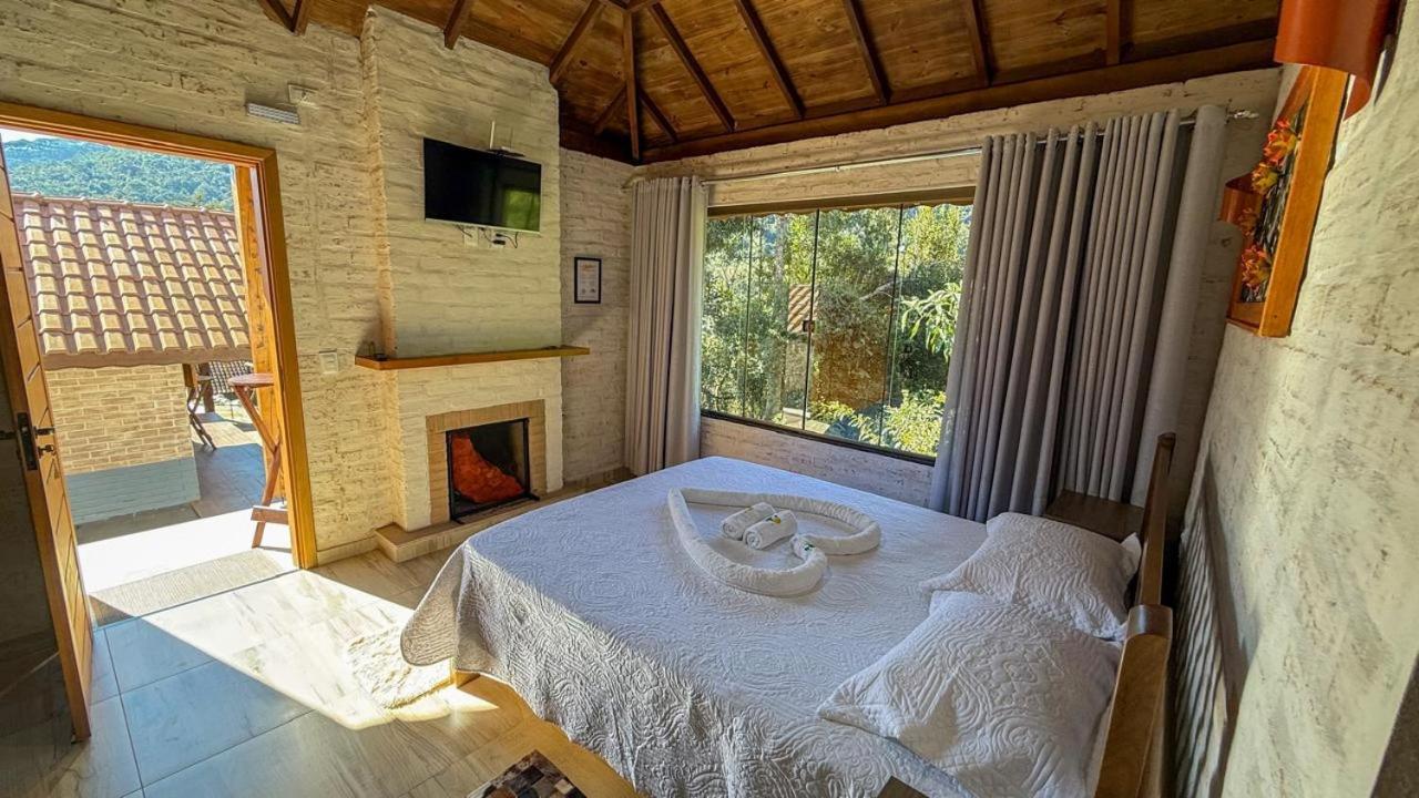 Deluxe Suite with Spa Bath,1697343835:JPEG